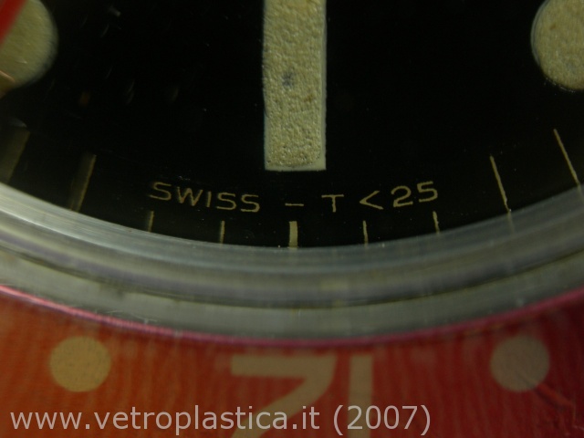 particolare della scritta "swiss - T < 25"